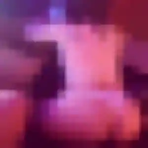 Lamia, 19 ans, connectée à Baillif pour une rencontre coquine