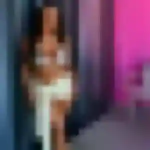 Photo de Louisa à Brebières (21 ans) - rencontre coquine discret