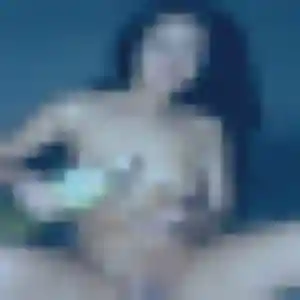 Juliette, 19 ans, en ligne à Changé pour une rencontre coquine