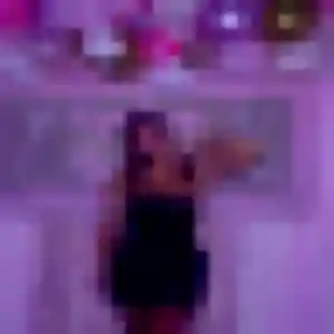 Découvre Adelaide, 21 ans à Dardilly en privé