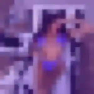 Virginie, 29 ans, connectée à Dinard pour une rencontre coquine