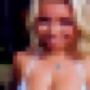 Chloe de Grézieu-la-Varenne, 22 ans - rencontre coquine en toute liberté