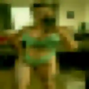 rencontre coquine à Jouars-Pontchartrain : profil de Giulia, 34 ans - inscription gratuite