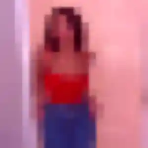 Charlotte, 26 ans, connectée à La Celle-Saint-Cloud pour un rencontre coquine