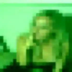 Charmante Julie, 19 ans à La Courneuve - la contacter