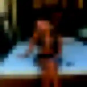 Découvre Marie-Helene, 23 ans à Larmor-Plage en privé