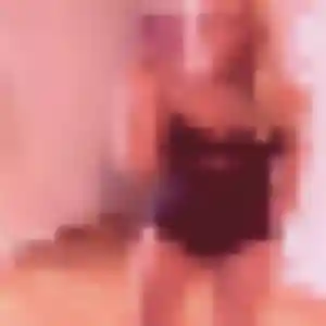 Découvre Stephanie, 26 ans à Le Chesnay-Rocquencourt en privé