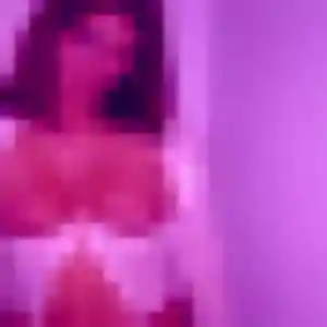 Bettina, 31 ans, en ligne à Les Ponts-de-Cé pour une rencontre coquine