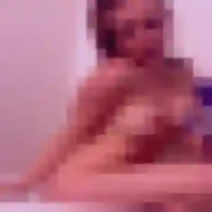Daphne, 29 ans, dispo pour rencontre coquine à Lescar