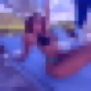 Florence, 24 ans, connectée à Linselles pour une rencontre coquine