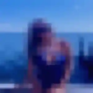 Découvre Henriette, 25 ans à Niort en privé