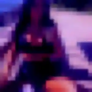 Fanny, 37 ans, connectée à Peyrolles-en-Provence pour un rencontre coquine