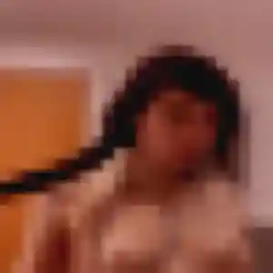 Orane (19 ans) à Ploufragan propose un rencontre coquine maintenant