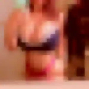Romane, fille de 34 ans veut rencontre coquine à Roche-la-Molière