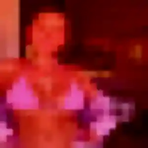Adeline, 36 ans, connectée à Saint-Genis-Pouilly pour une rencontre coquine