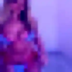 Francine de Saint-Just-Saint-Rambert, 25 ans - rencontre coquine en toute liberté