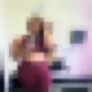 Touria, 20 ans, connectée à Saint-Martin-de-Crau pour un rencontre coquine