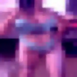 Adeline, femme de 20 ans propose rencontre coquine à Saint-Saturnin-lès-Avignon