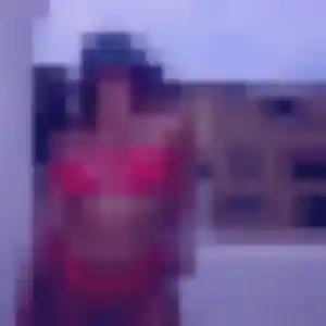 Bettina (21 ans) à Val-de-Reuil propose un rencontre coquine maintenant